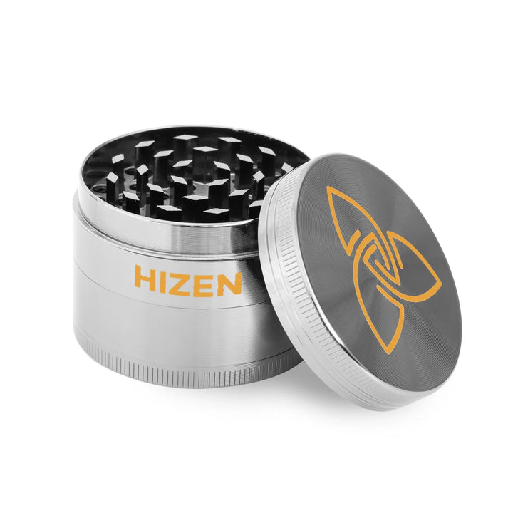 Hizen Basic Grinder Silber Frontansicht offen