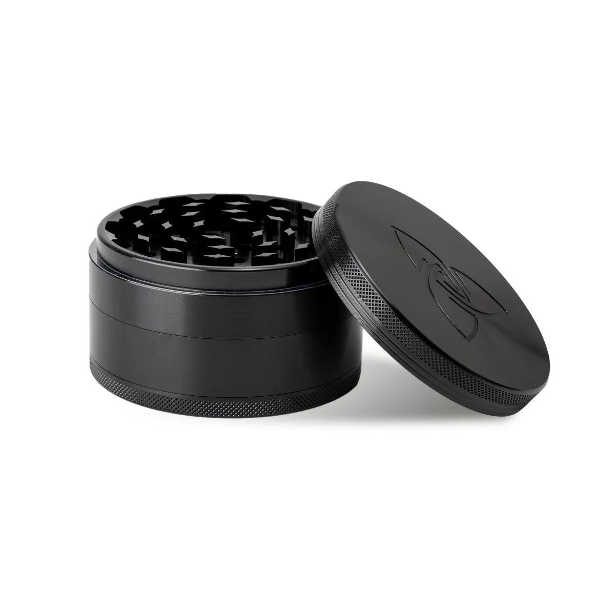 Hizen Alu Grinder 4 Teilig mit Pollensieb schwarz offen