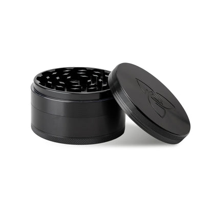 Hizen Alu Grinder 4 Teilig mit Pollensieb schwarz offen