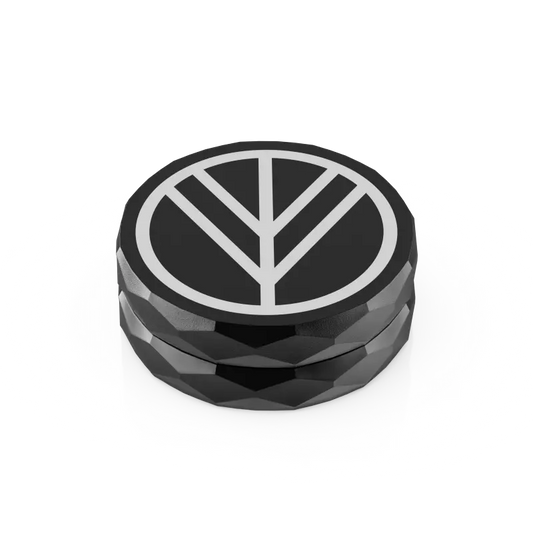 Norddampf Grinder 2-teilig in Schwarz aus Aluminium, geschlossen in der Frontansicht